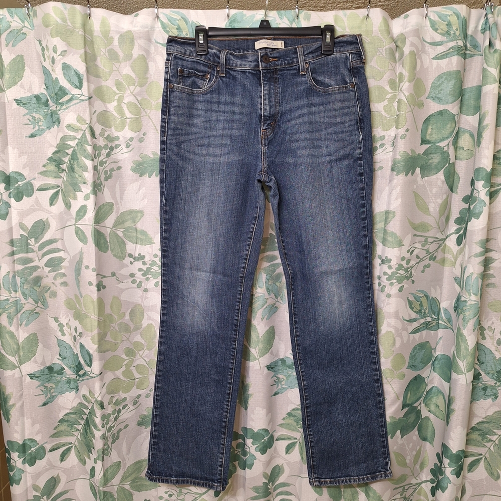 Levi's Women's Classic Straight Leg Blue Jeans